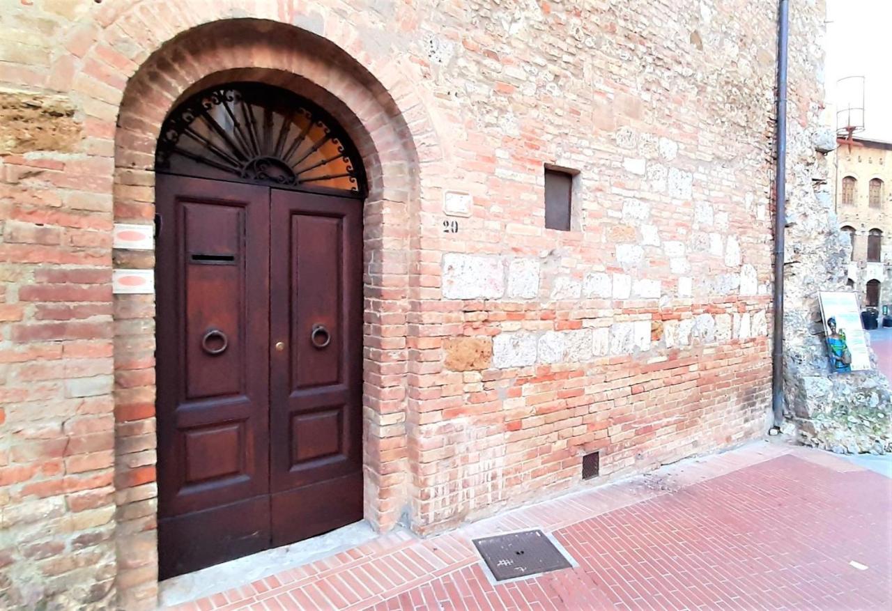 Sangi Studio Apartment - With Amazing View Of The Duomo سان جيمينيانو المظهر الخارجي الصورة
