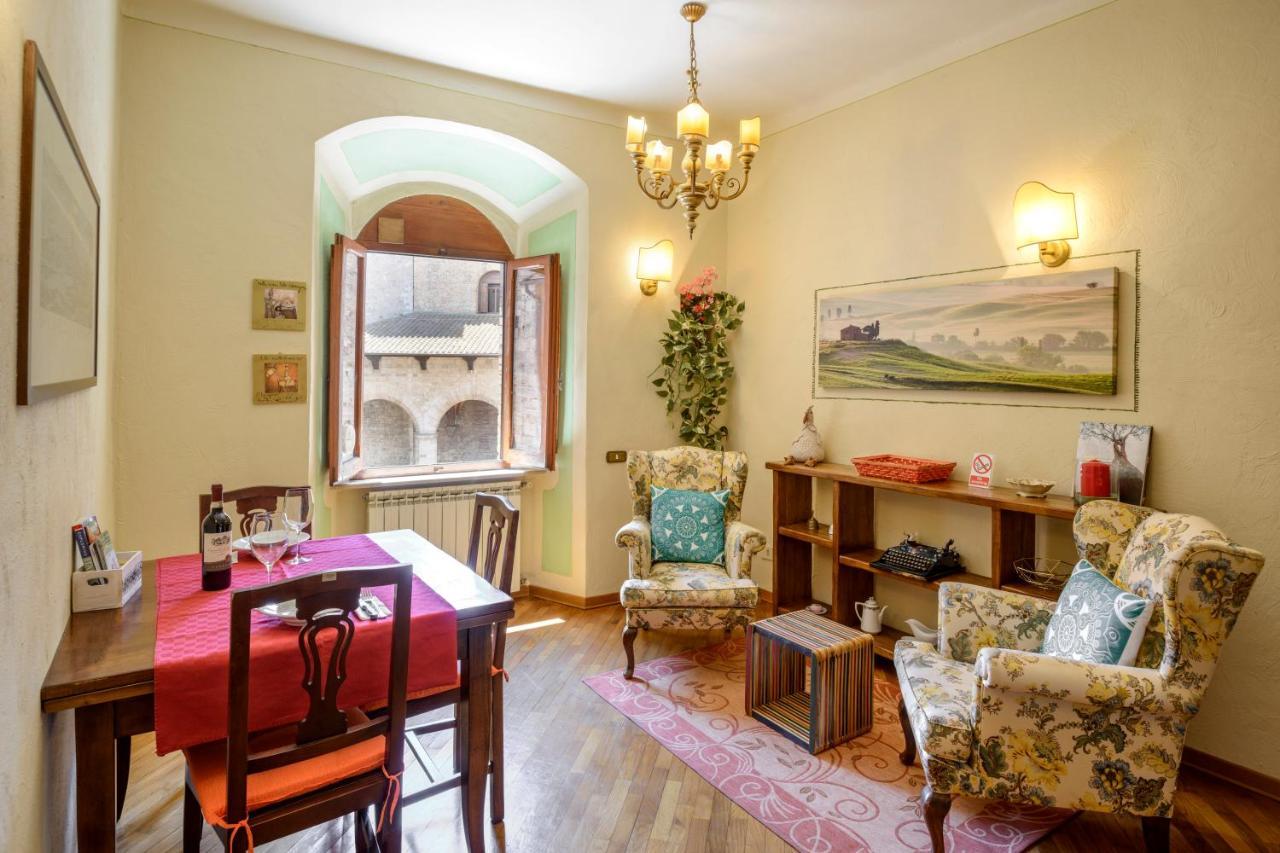 Sangi Studio Apartment - With Amazing View Of The Duomo سان جيمينيانو المظهر الخارجي الصورة